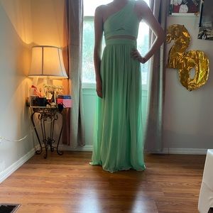 Hailey Logan by Adrianna Papell gown